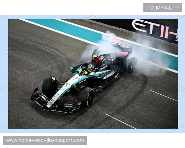 汉密尔顿滑出赛道惊险一刻