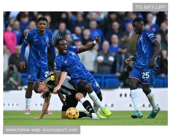 切尔西控球与逼抢结合完美执行，球赛切尔西